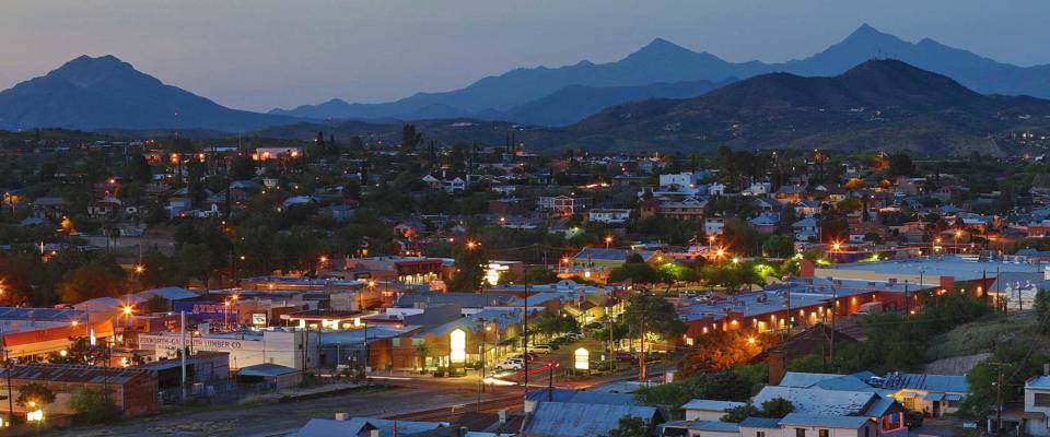 UES-rebates The city of Nogales at night